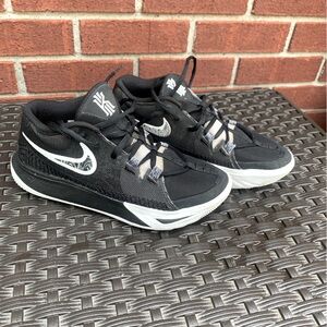 Kyrie Basketball shoes, men’s size 6.5. Worn 1 season, lots of life left.